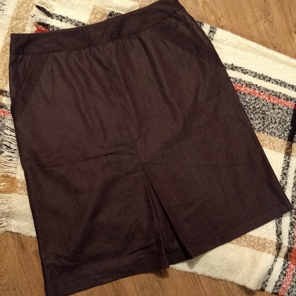Willi Smith Dark grayish brown pencil skirt sz. 8 Midi Knee Length Casual Career